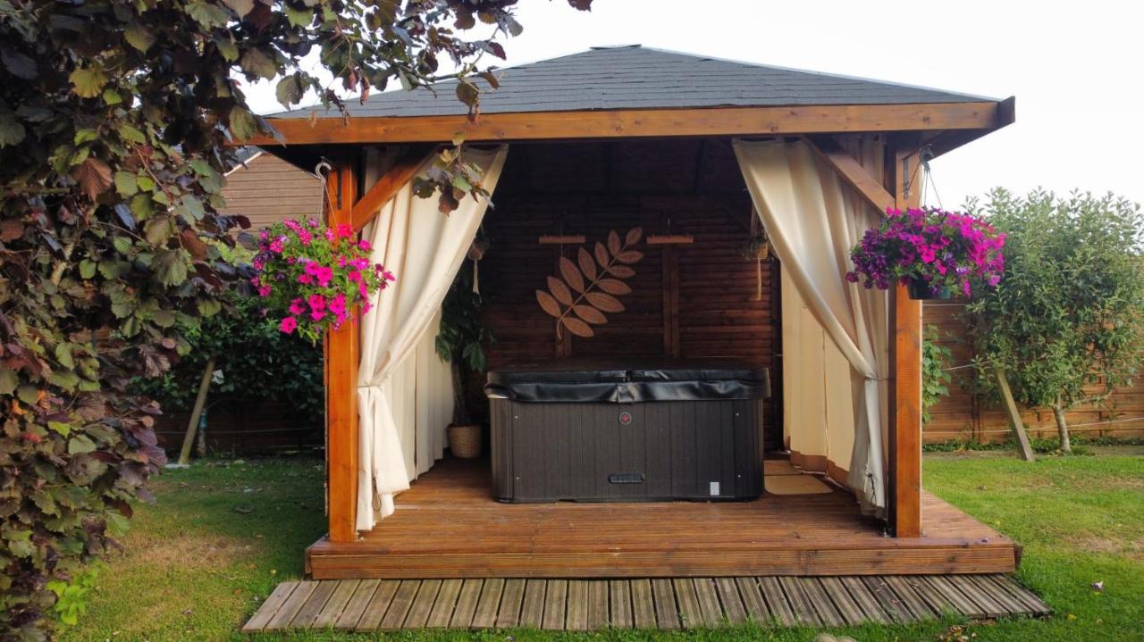 Villa Les Mini-Chaumieres Saint-Martin-Saint-Firmin Esterno foto