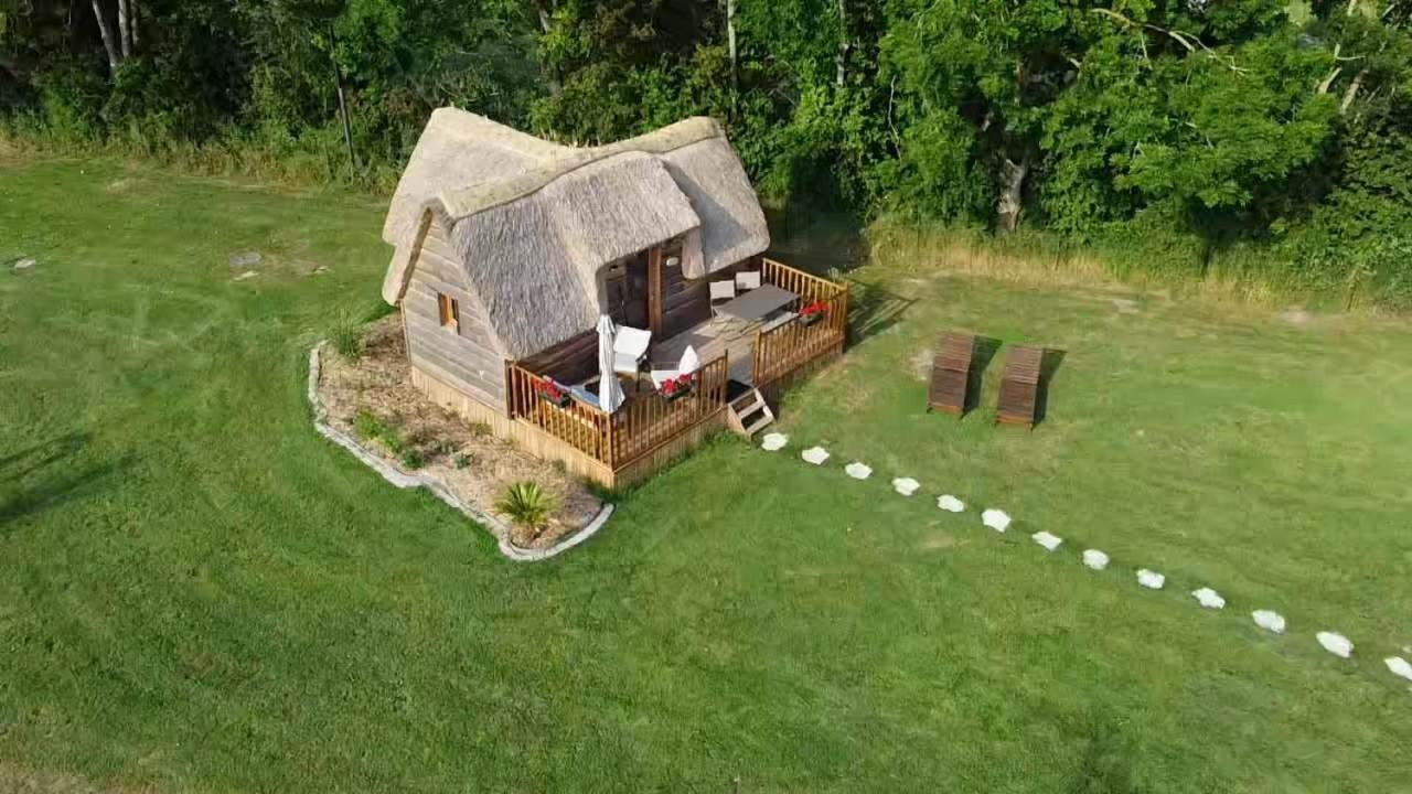 Villa Les Mini-Chaumieres Saint-Martin-Saint-Firmin Esterno foto